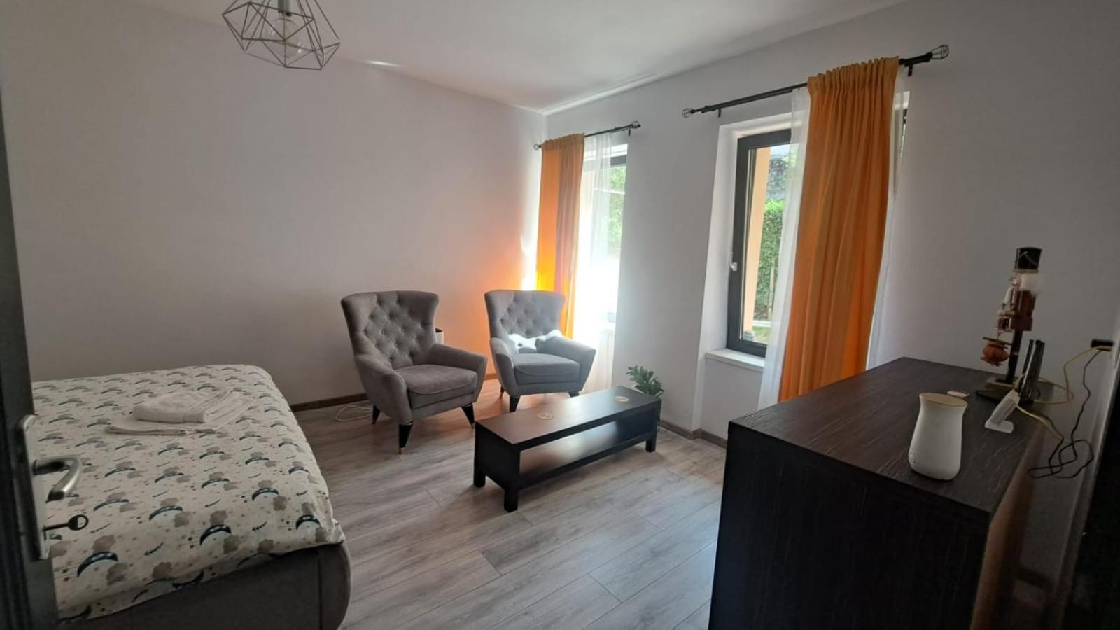 Cosy Studio In The Heart Of Brașov Exterior foto