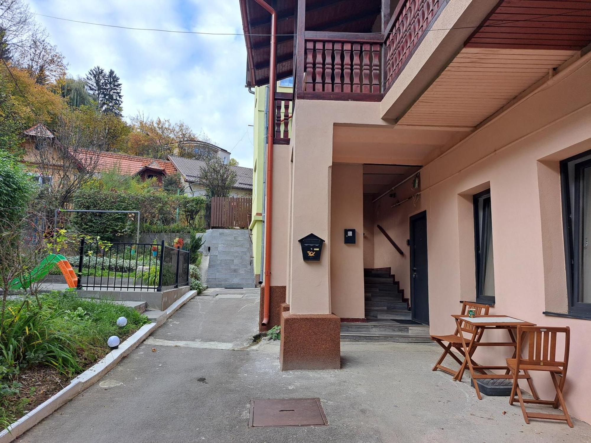 Cosy Studio In The Heart Of Brașov Exterior foto